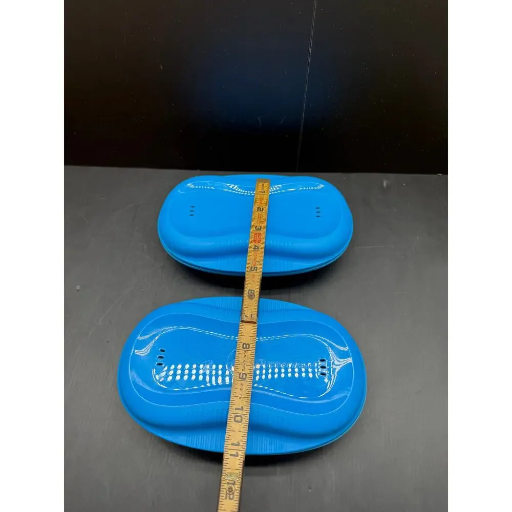 Blue Tupperware Microwave Breakfast Egg Omelet Maker
